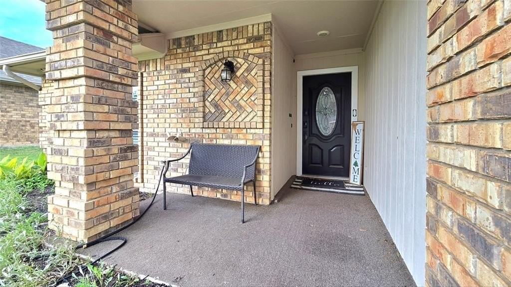6301 Lotus Dr - Photo 2 of 33