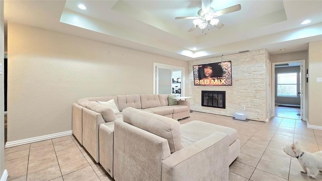 6301 Lotus Dr - Photo 5 of 33
