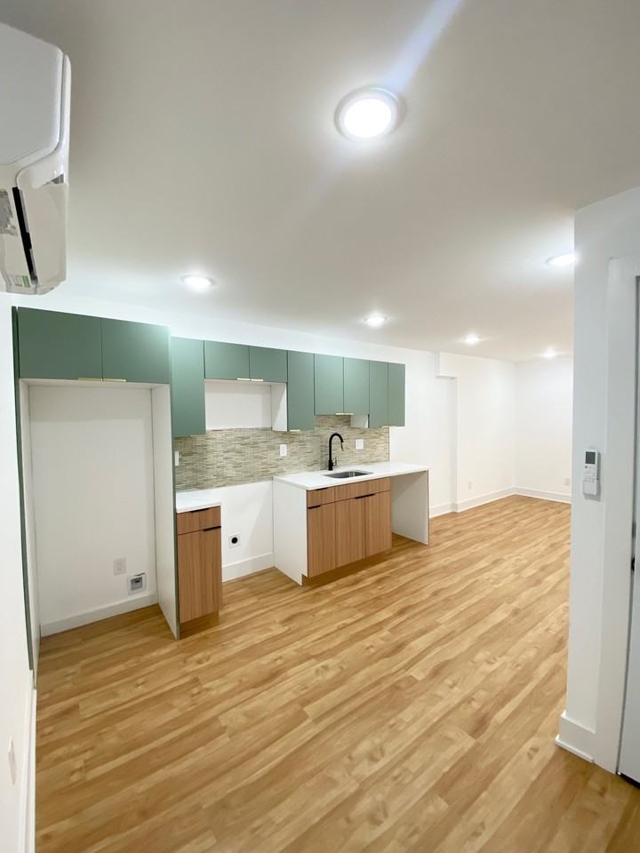 2533 N 7th St #C - Photo 3 of 11