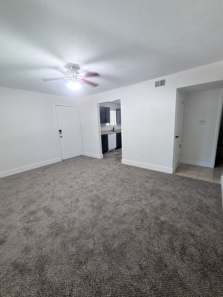 2438 S 10th St #4 - Photo 6 of 8