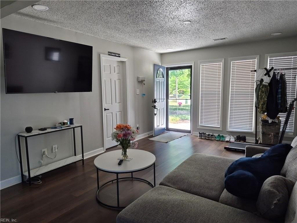 1301 Cypress Pl - Photo 4 of 14