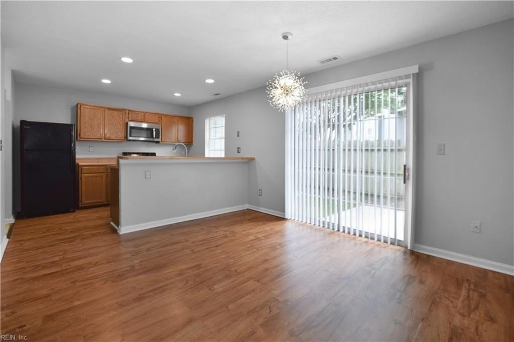 240 Ferdinand Cir - Photo 5 of 20