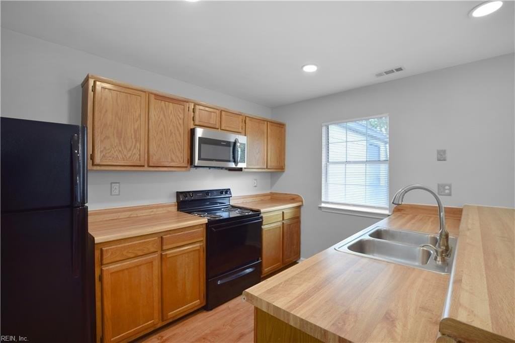 240 Ferdinand Cir - Photo 6 of 20