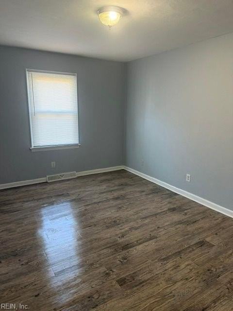 245 Edison Ave - Photo 6 of 21