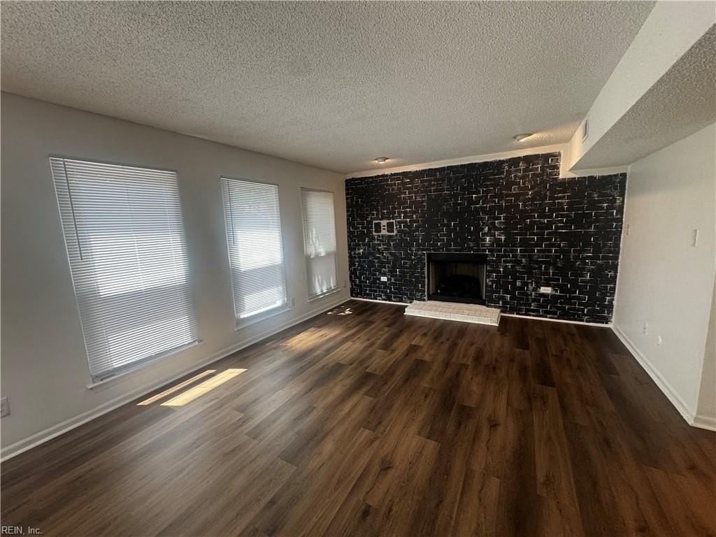 4033 Foxwood Dr - Photo 4 of 26