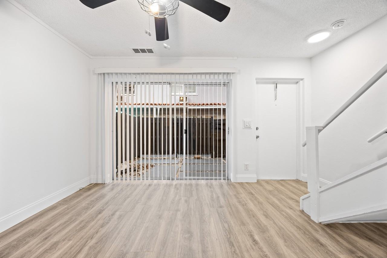 1801 Ne 56th St #7 - Photo 6 of 39