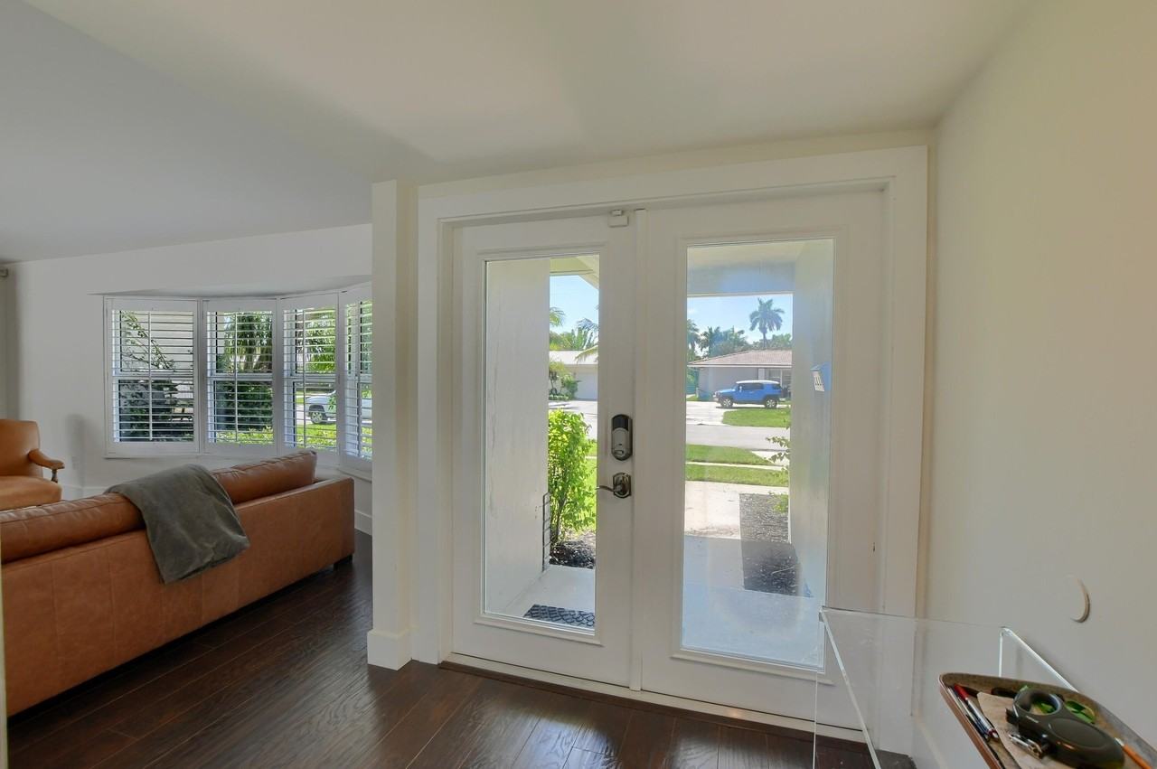 1167 Sw 13th Dr - Photo 6 of 41