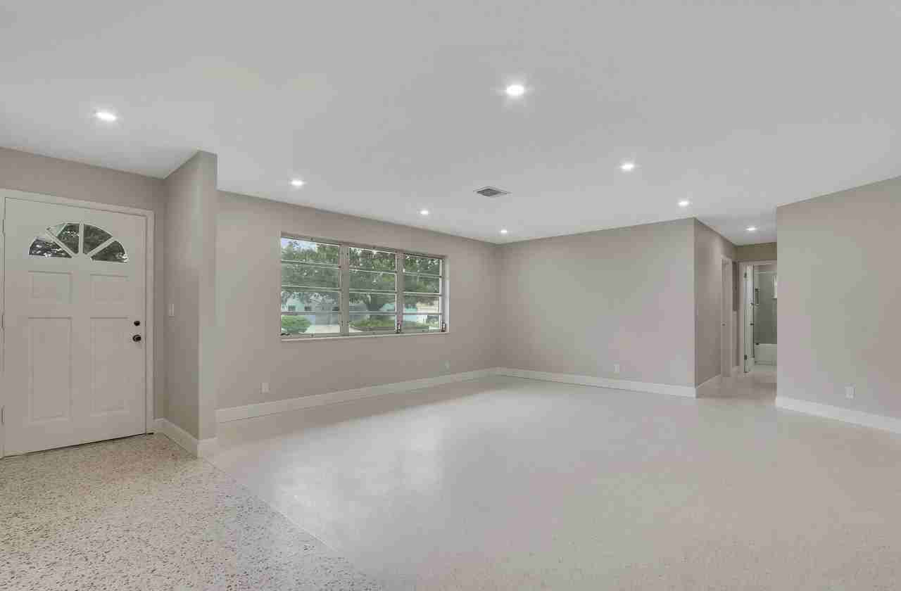 732 Pelican Way - Photo 7 of 36