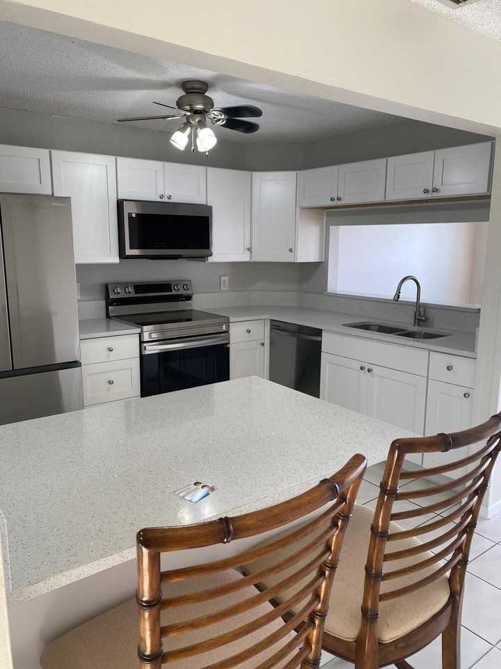 2217 Discovery Cir W - Photo 5 of 15