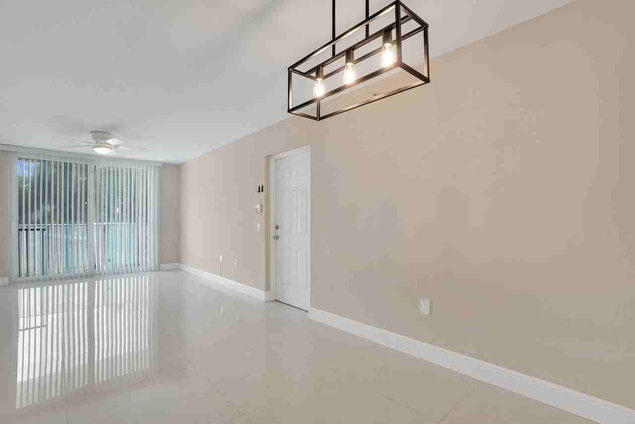 611 Villa Cir - Photo 7 of 24
