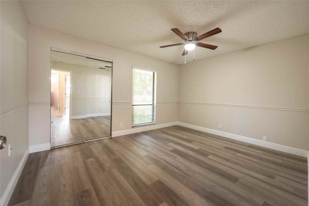 2101 Nw 101st Ter - Photo 6 of 31