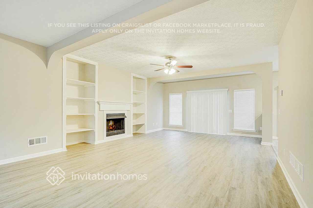 482 Waterfront Dr - Photo 2 of 14