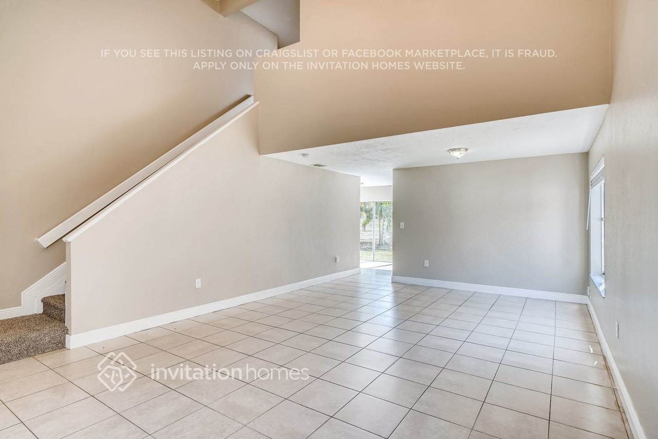 13776 Sw 145th Ter - Photo 2 of 12