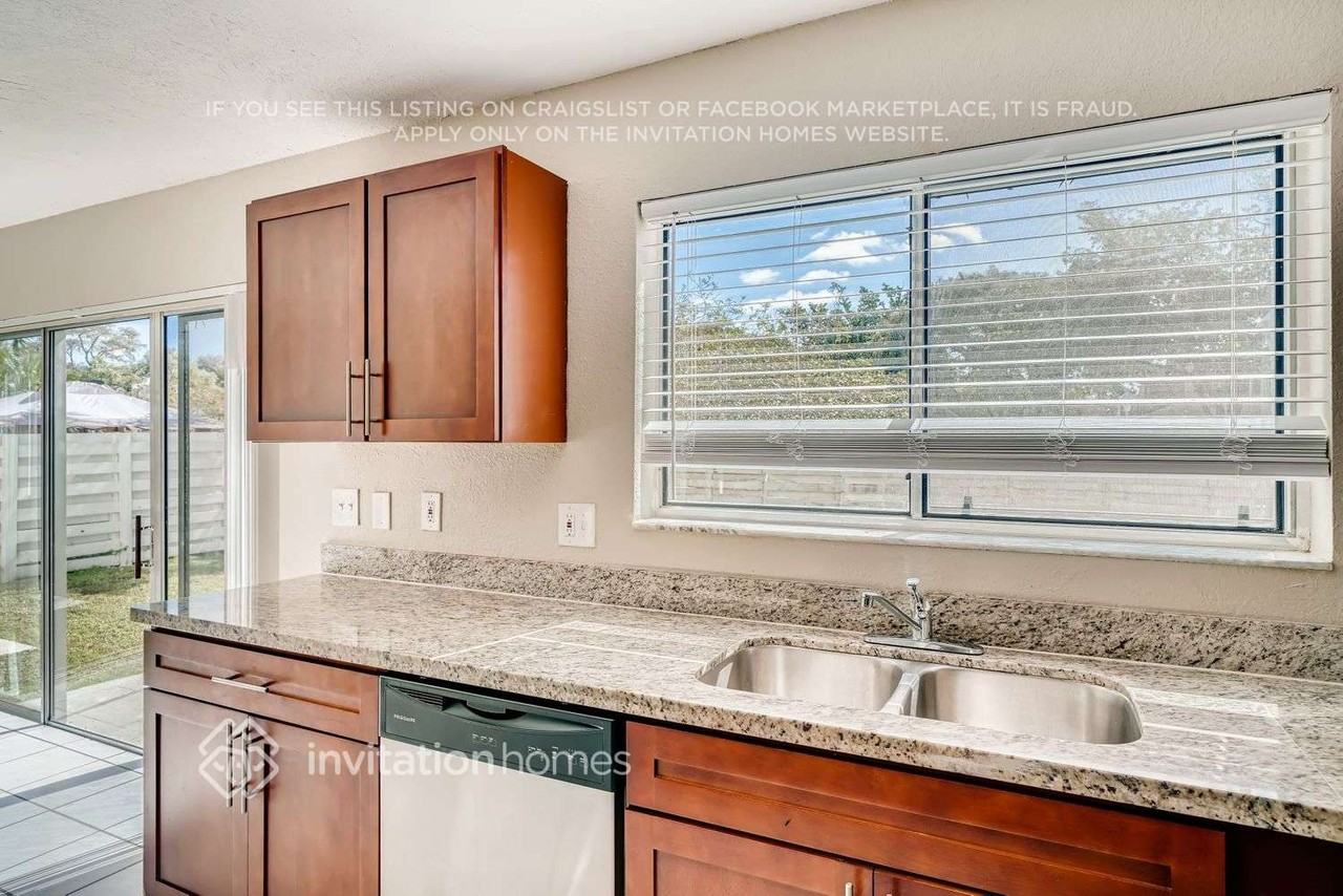 13776 Sw 145th Ter - Photo 5 of 12