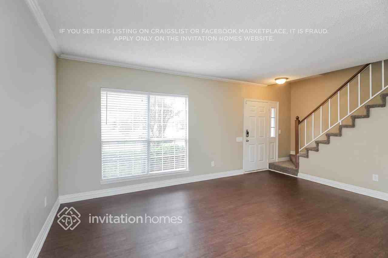 411 Merritt St - Photo 3 of 17