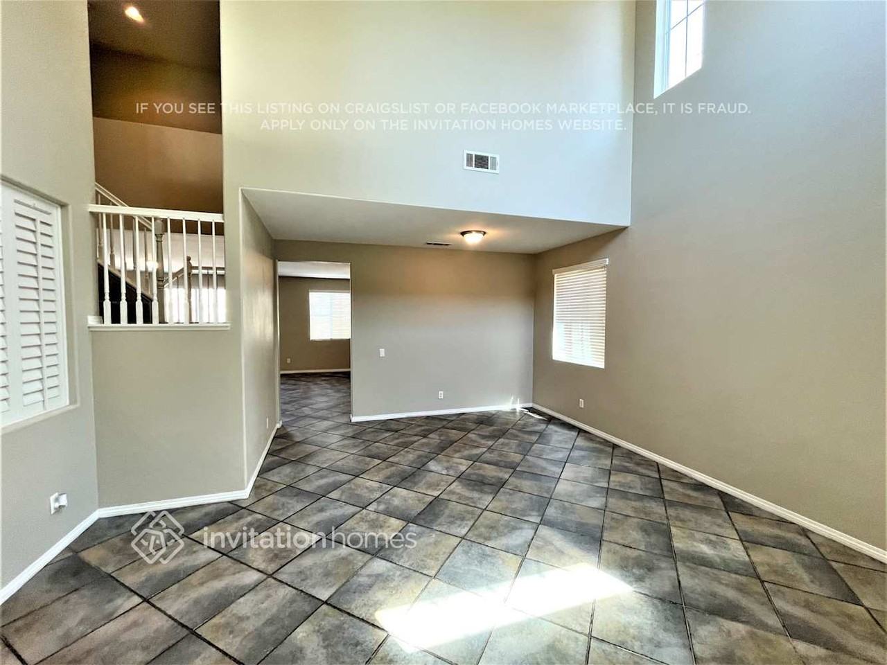 41029 Crimson Pillar Ln - Photo 4 of 7