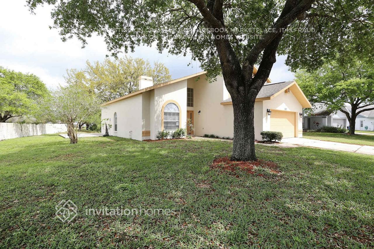 1202 Barmere Ln - Photo 2 of 19