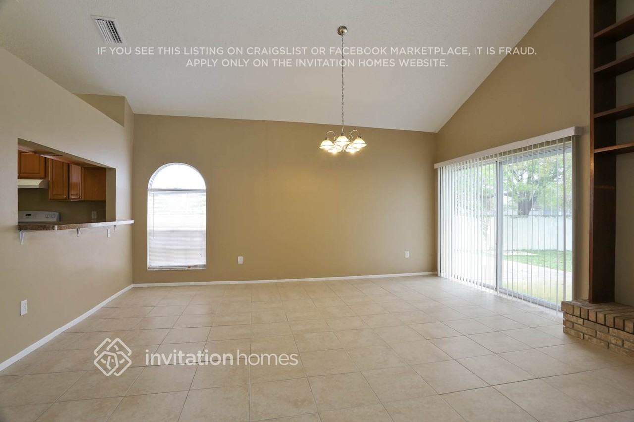 1202 Barmere Ln - Photo 6 of 19