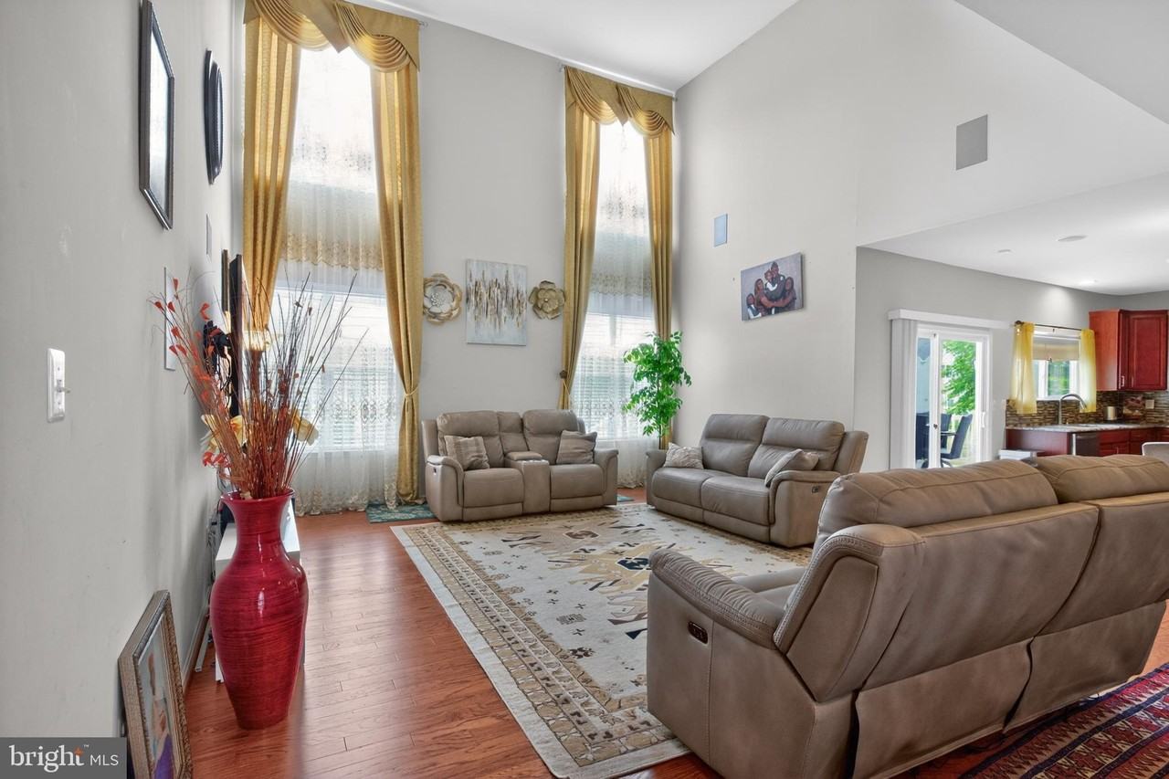27 Wellington Ave - Photo 6 of 26