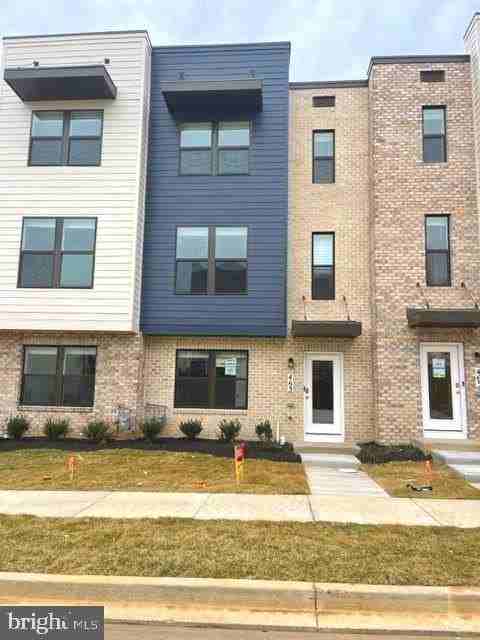 804 Bond St - Photo 2 of 32