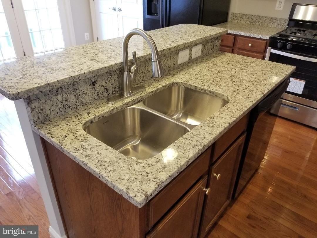 643 Pullman Pl - Photo 6 of 30