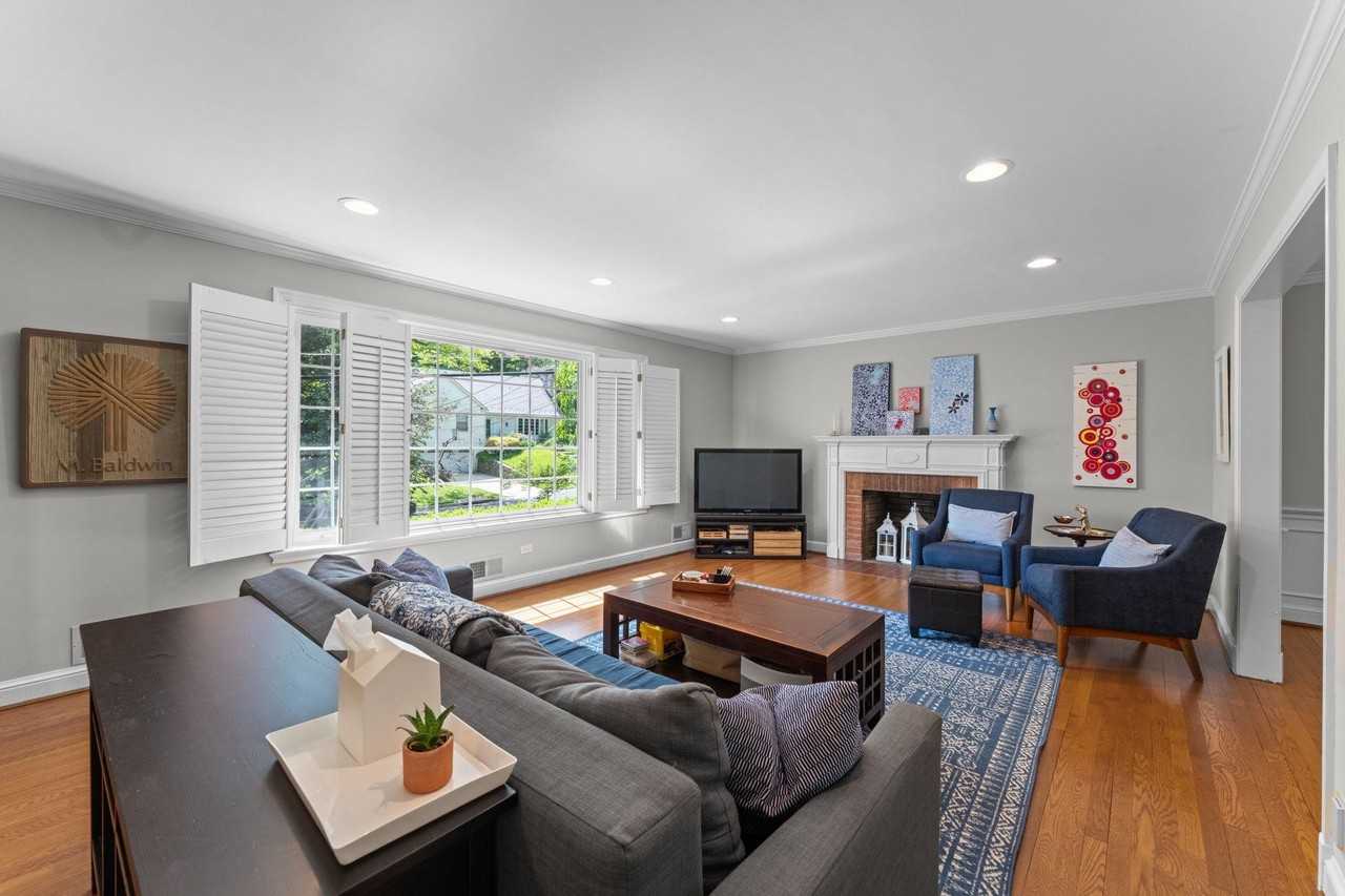 5121 Baltan Rd - Photo 6 of 50