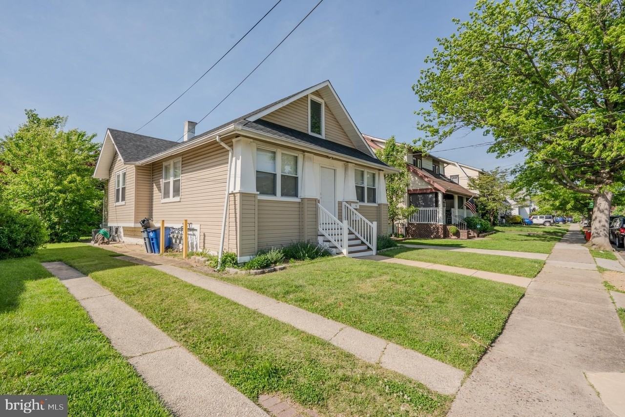 17 E Oakland Ave - Photo 2 of 23