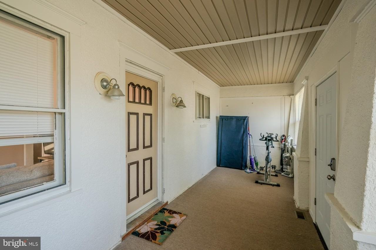 17 E Oakland Ave - Photo 3 of 23