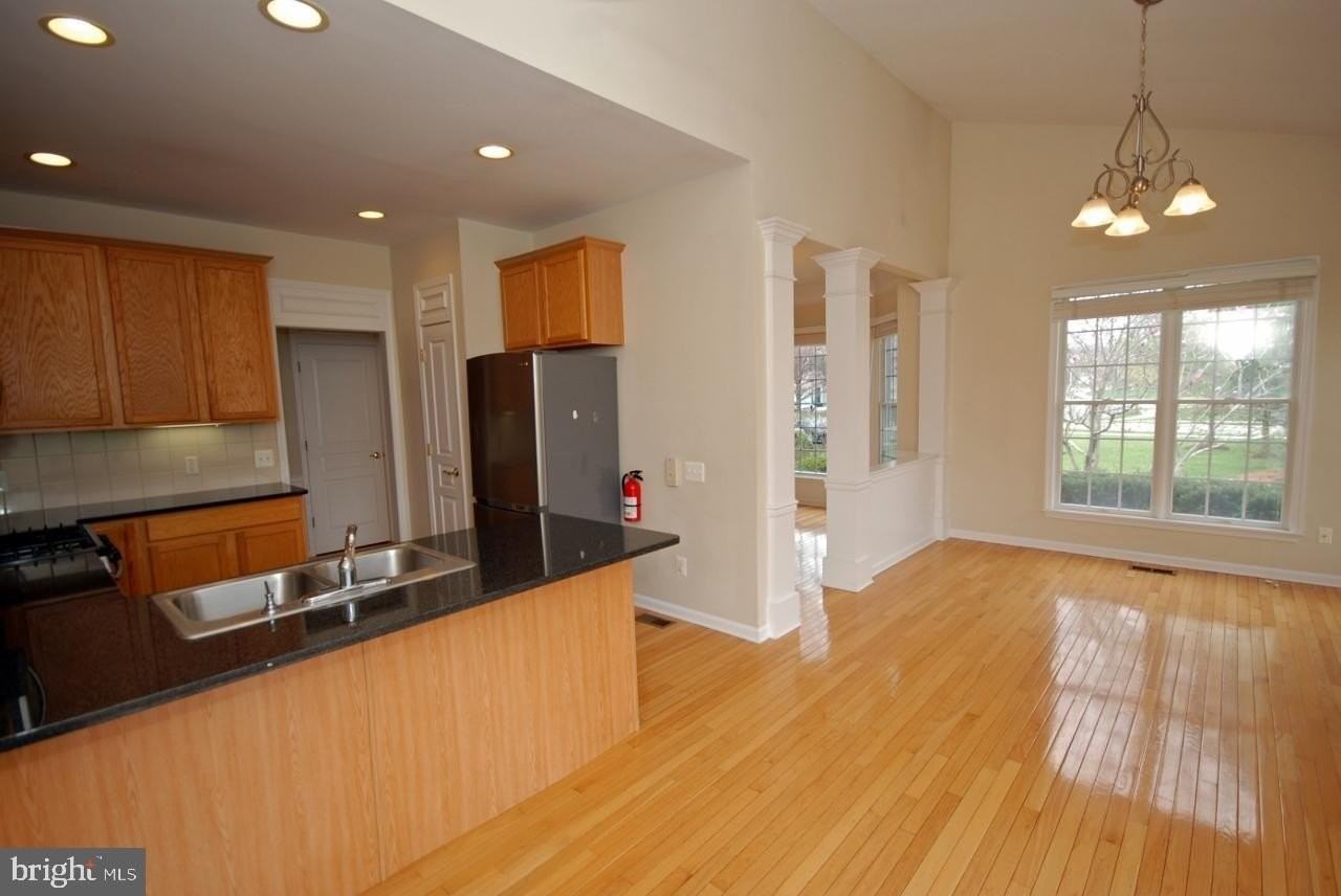 31 Maidenhead Rd - Photo 5 of 35