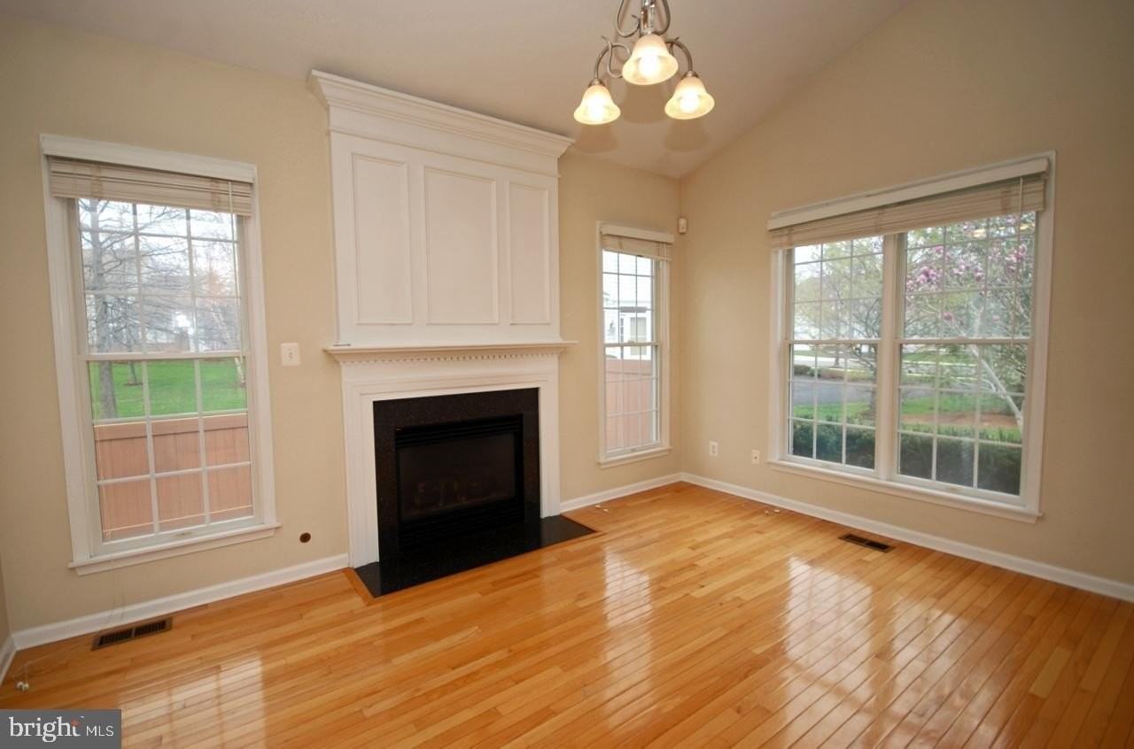 31 Maidenhead Rd - Photo 6 of 35