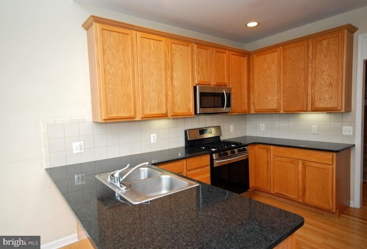 31 Maidenhead Rd - Photo 7 of 35