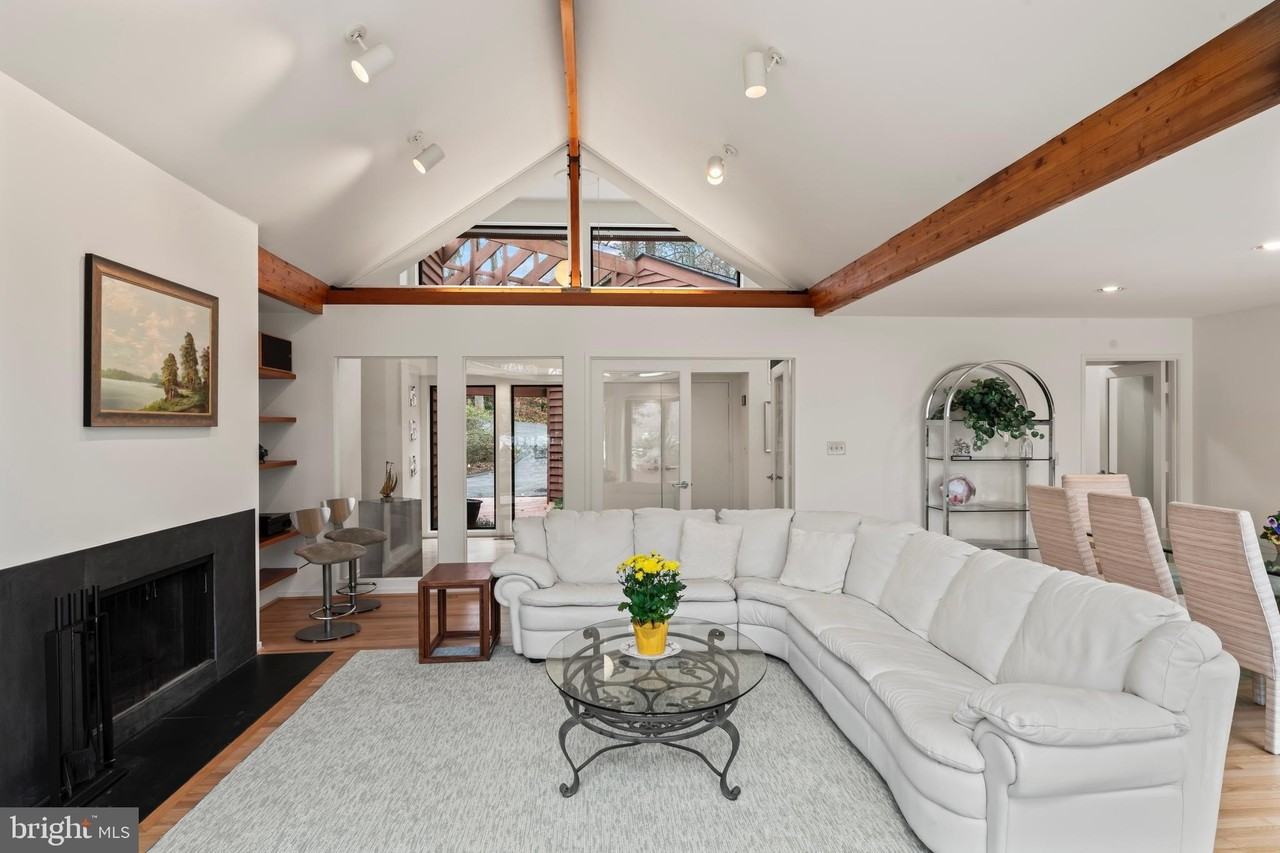 11286 Spyglass Cove Ln - Photo 4 of 20