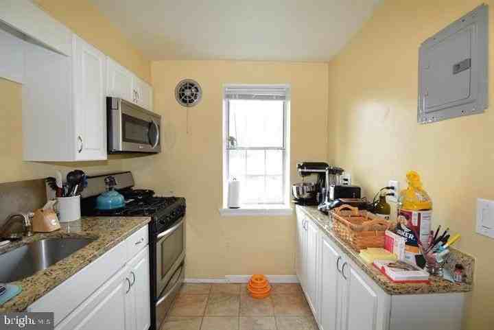 6628 E Wakefield Dr #A2 - Photo 5 of 15