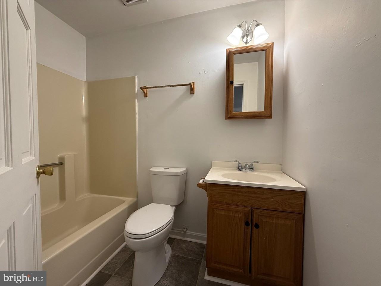 2315 Oak Park Rd #B - Photo 4 of 7