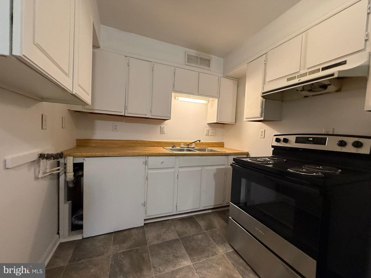 2315 Oak Park Rd #B - Photo 5 of 7