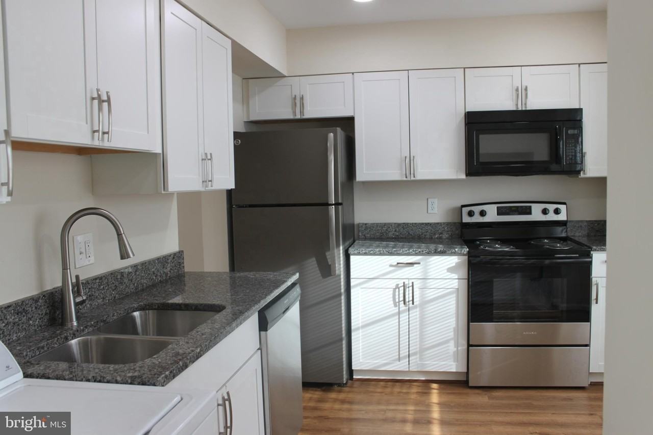 10130 Shiloh Ct - Photo 3 of 17