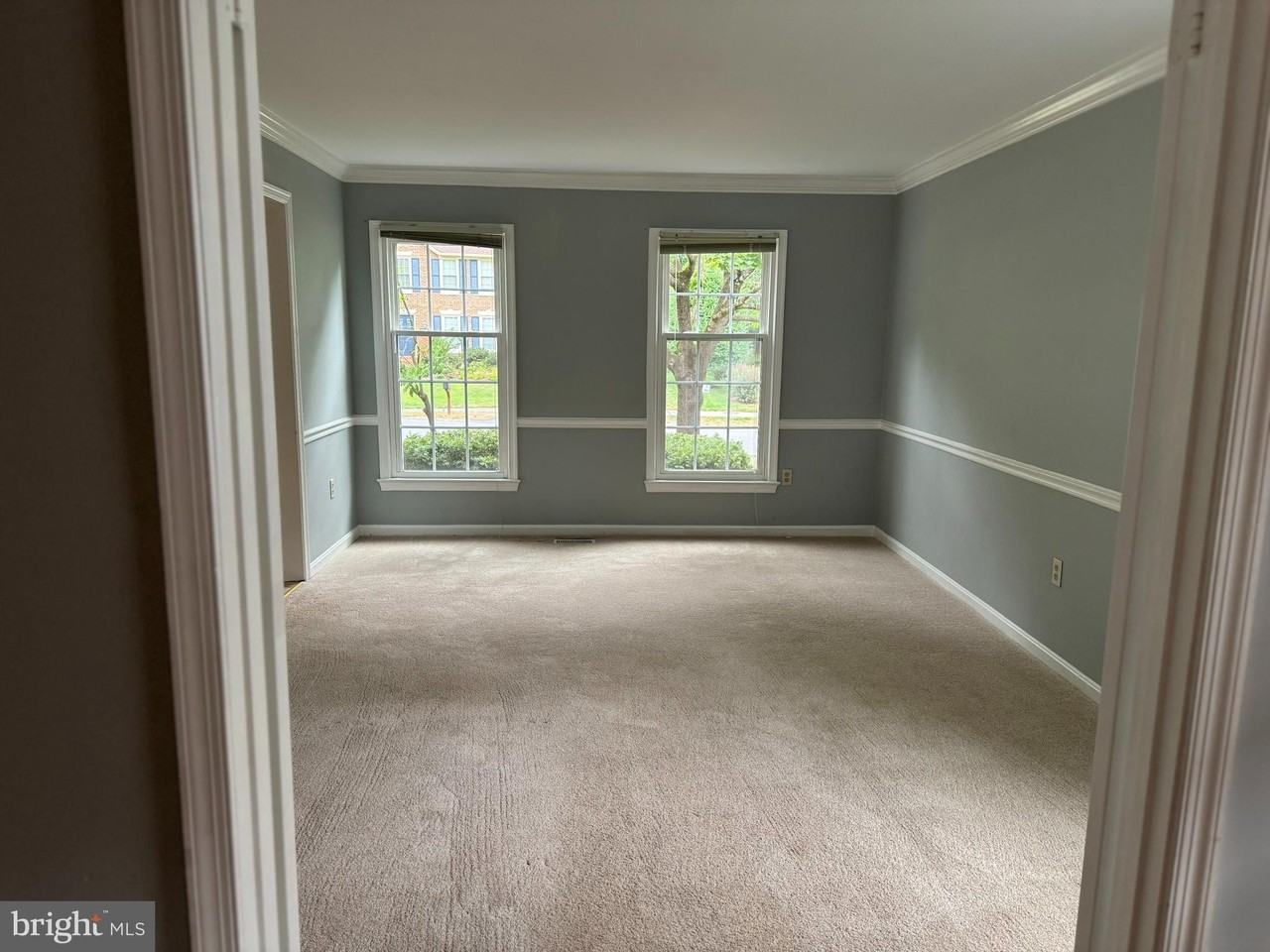 12859 Valleywood Dr - Photo 2 of 35