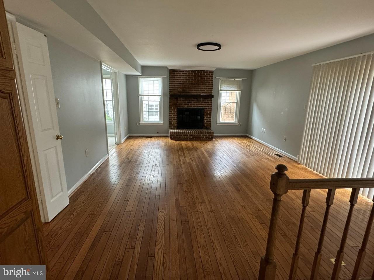 12859 Valleywood Dr - Photo 6 of 35