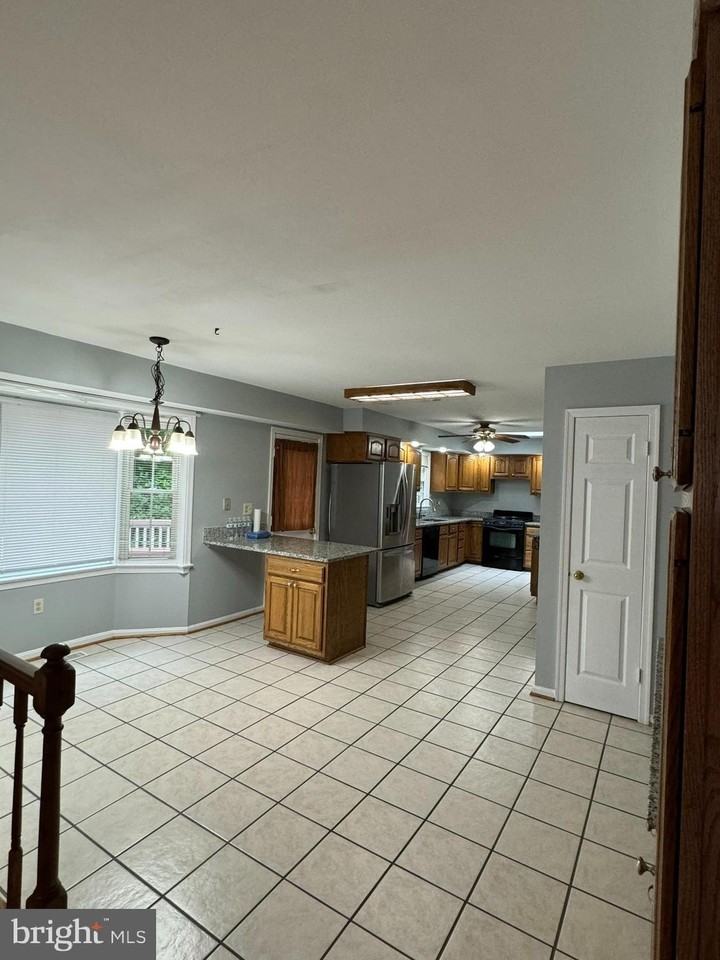 12859 Valleywood Dr - Photo 7 of 35