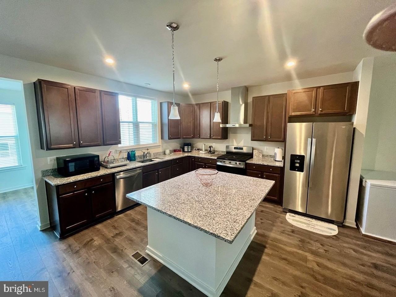 608 Cherryview Dr - Photo 3 of 5