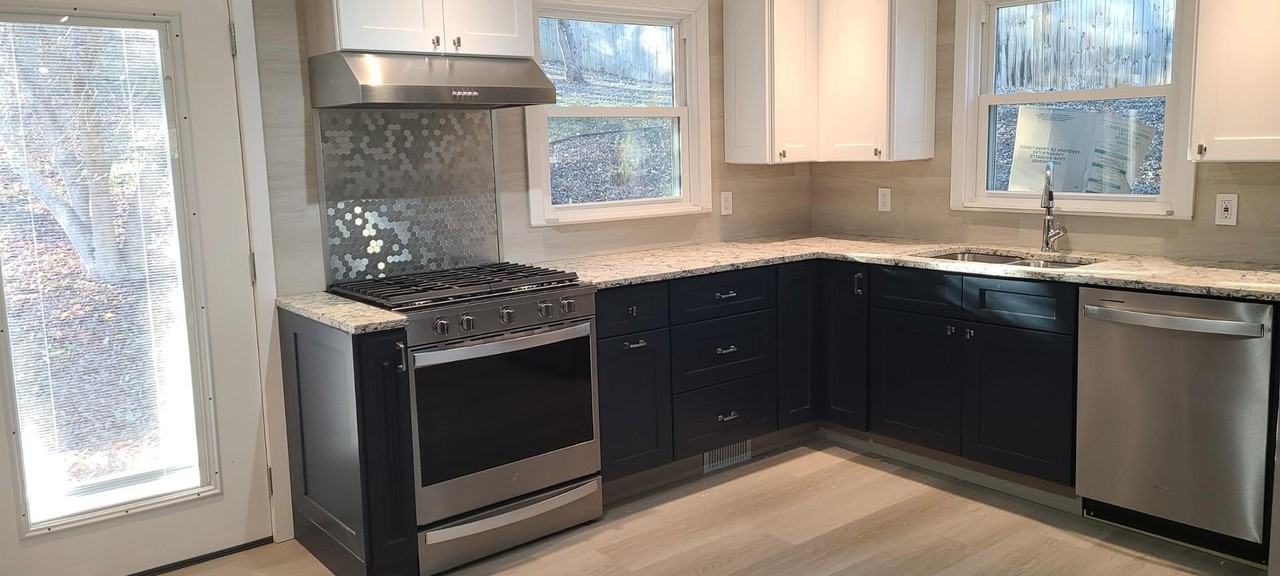 1531 Park Ln - Photo 6 of 16