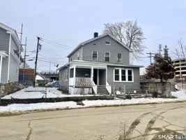 featured image of 128 Franklin St #2ndFL