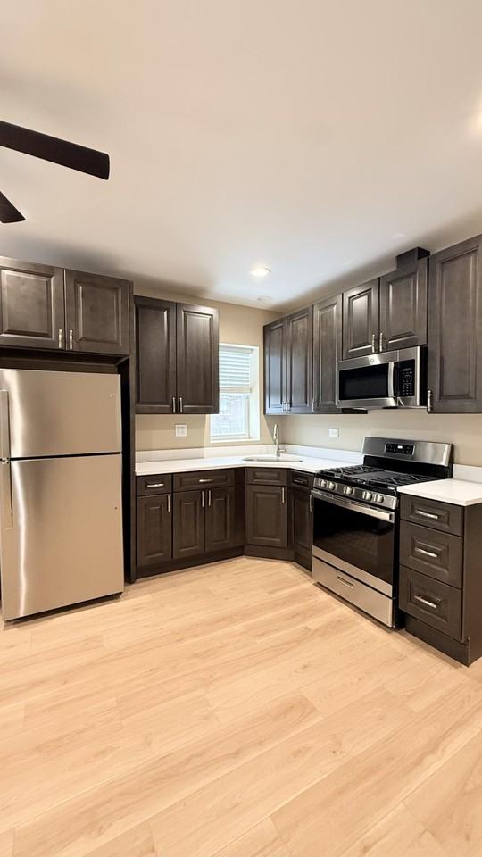 4901 W Parker Ave - Photo 3 of 9