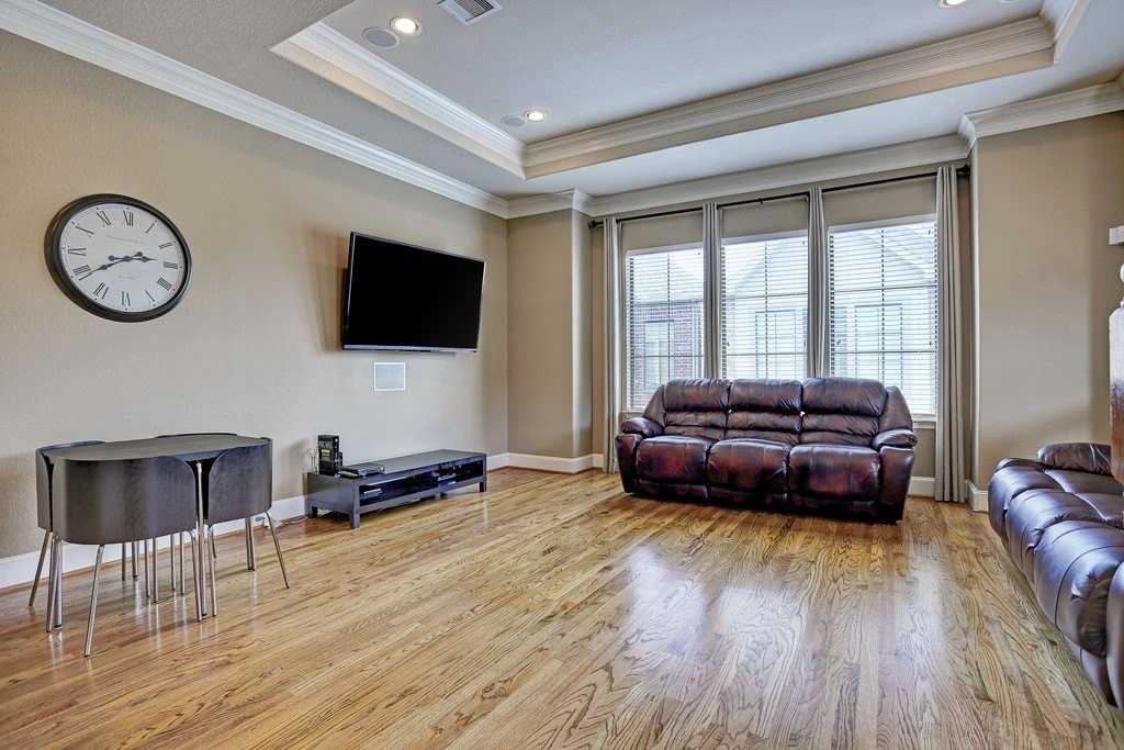 337 Cage St - Photo 3 of 20
