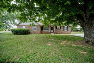 2594 Exeter Dr - Photo 1 of 1
