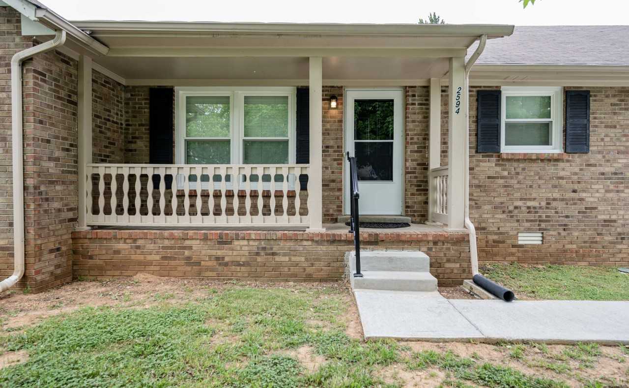2594 Exeter Dr - Photo 2 of 27