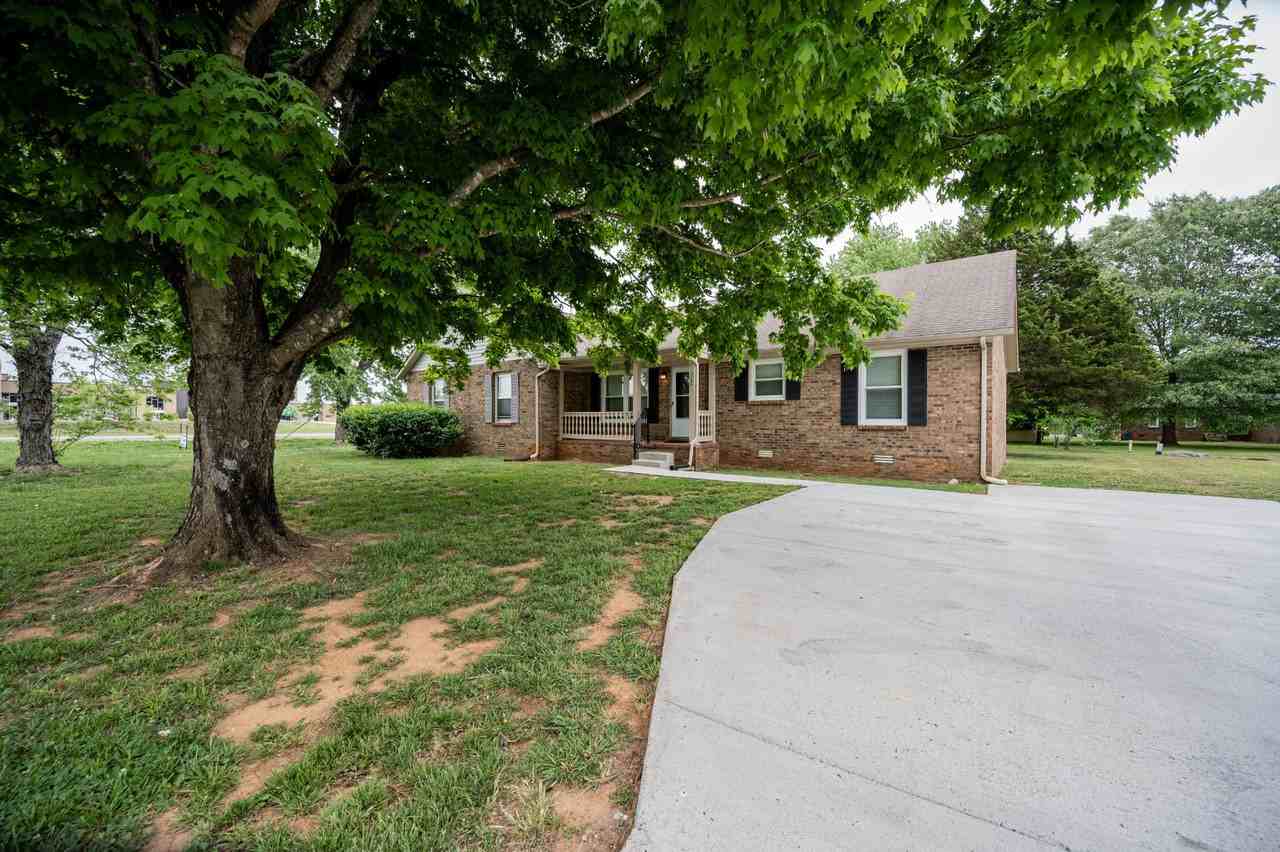 2594 Exeter Dr - Photo 3 of 27