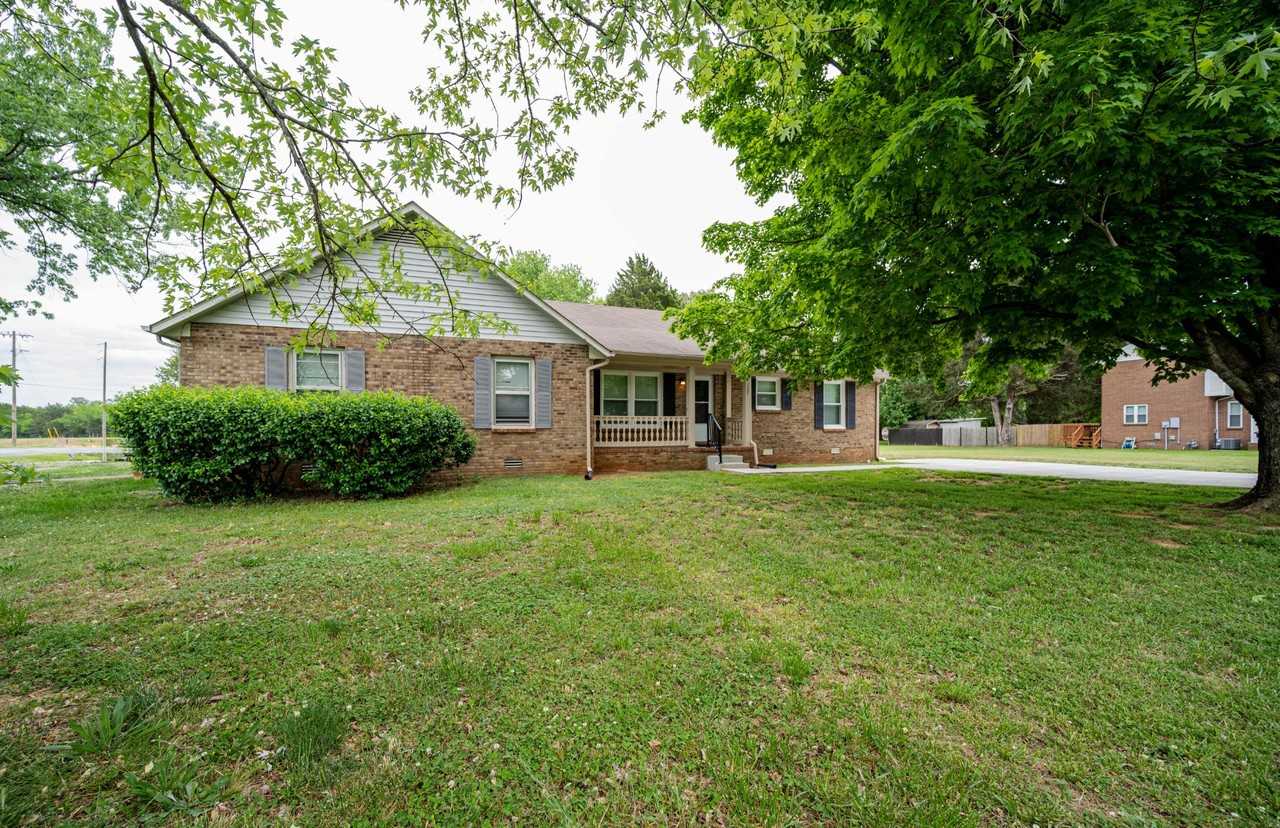 2594 Exeter Dr - Photo 5 of 27