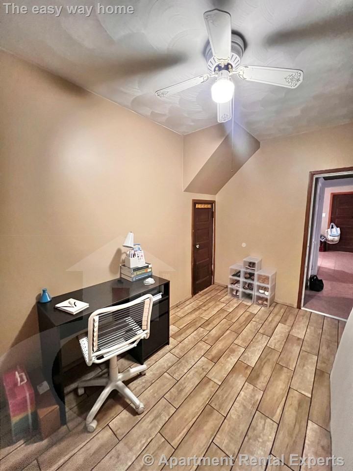 122 Willis Ave - Photo 7 of 21