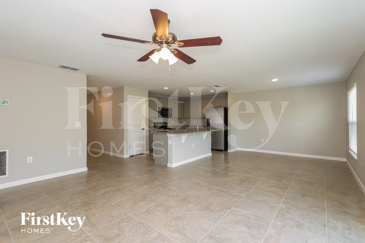 219 Southern Breeze Loop - Photo 4 of 15